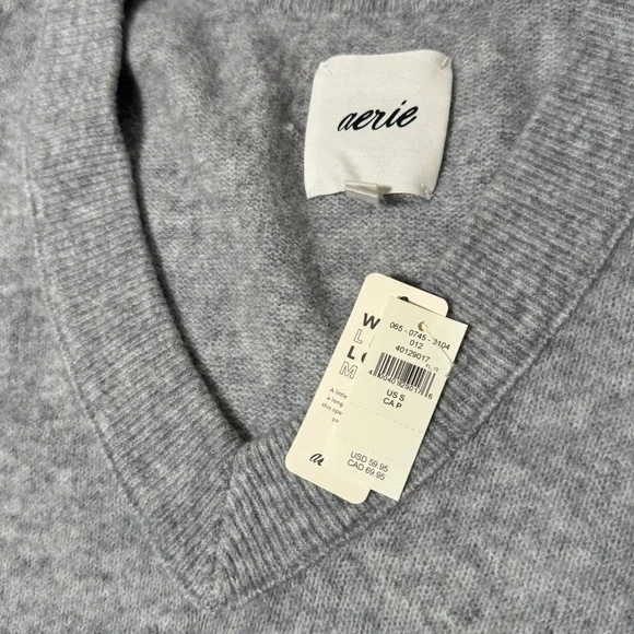 NWT Aerie Unreal V Neck Sweater Exposed Seams Oversized Gray Sweater small - Picture 4 of 7
